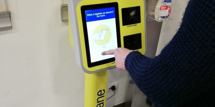 A La Maddalena è stato attivato il gestore delle attese “light” nell’ufficio postale di Moneta