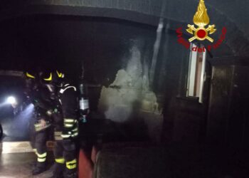 Nuoro: parte un incendio in casa, muore un 49enne