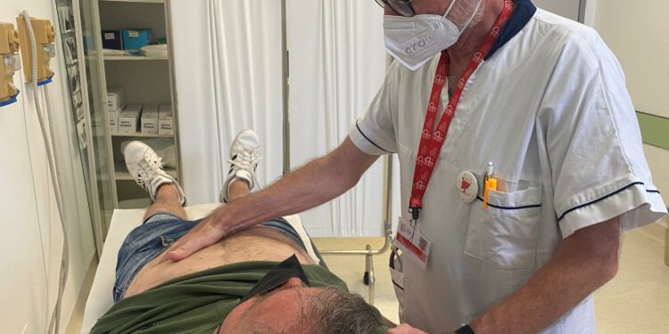 Gli specialisti del Policlinico Duilio Casula scendono in campo con la campagna di screening e test rapidi sull’epatite C