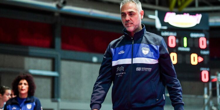 Hermaea a caccia di una reazio