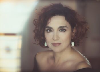 Domani a Oristano la cantante Franca Masu in concerto al Teatro Garau (ore 21.00) per “Sa Die de sa Sardigna”