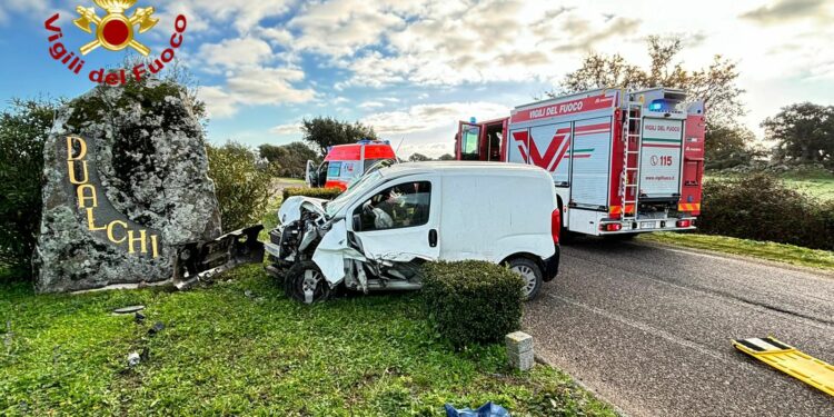 Dualchi: incidente stradale in località “Su Pischinale”, morta una persona