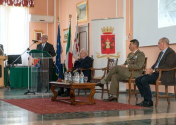 E’ stato presentato stamane nella sala biblioteca del Palazzo De La Vallèe, a Cagliari, il CalendEsercito 2024 “Per l’Italia sempre… prima e dopo l’8  settembre 1943”
