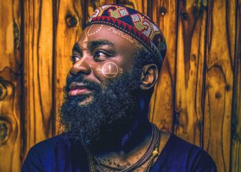 Sbarca in Sardegna il pianista e compositore sudafricano Nduduzo Makhathini,