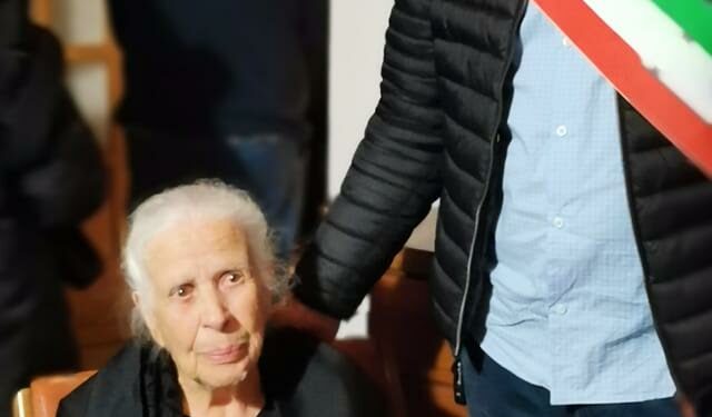 Mamoiada in festa per i cent’anni di zia Anna Maria Nieddu