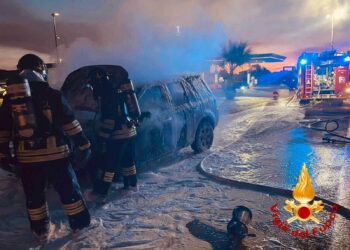 Olbia: a fuoco un’auto sulla statale 127