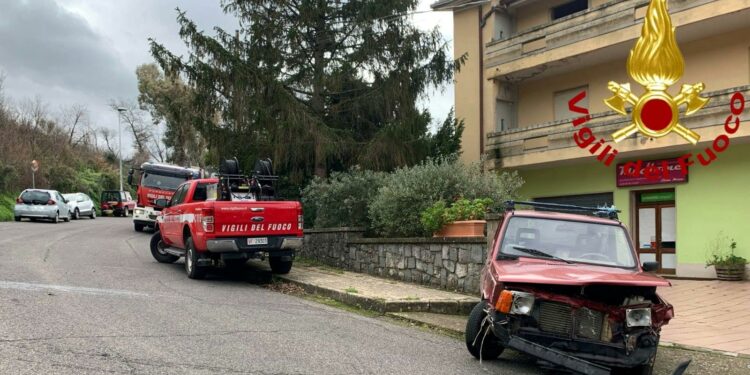 Cuglieri: incidente stradale in via Vittorio Emanuele, coinvolte due auto