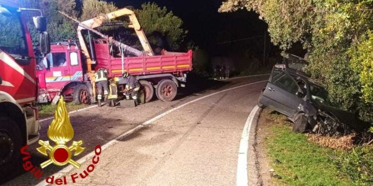 Luogosanto: incidente stradale sulla provinciale 12, una persona finisce in ospedale