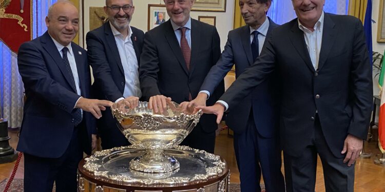 La Coppa Davis di tennis vinta lo scorso anno dall’Italia, è arrivata a Cagliari