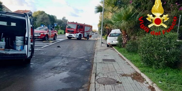 Alghero: incidente stradale sulla statale 127 bis, intervengono i vigili del fuoco