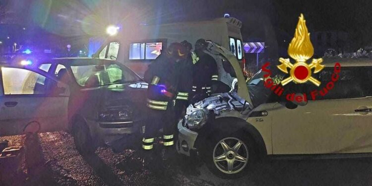 Abbasanta: incidente stradale in via Norbello, tre persone in ospedale