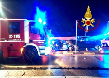 Tragico incidente la scorsa notte in via Vesalio, a Cagliari, hanno perso la vita due giovani di 19 anni