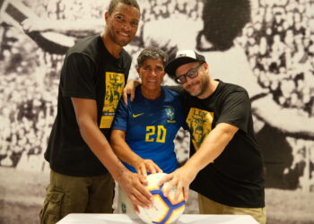 LUCY di Roberto Pili accompagnerà a New York il film sul Manchester United