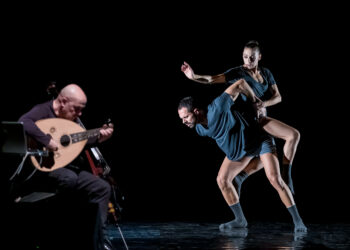 “Sabir / viaggio mediterraneo” è il nuovo, visionario spettacolo del coreografo italo-africano Mvula Sungani della Stagione de La Grande Danza organizzata dal CeDAC Sardegna