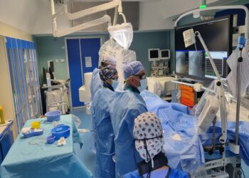 La terapia farmacologica non aveva effetti sull’ottantacinquenne iperteso. Rischio infarto e ictus ridotti con un intervento al San Martino di Oristano