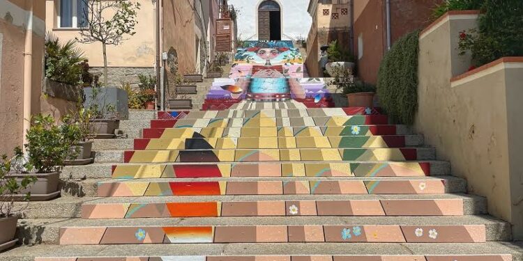 Arzachena: arriva “Essenze di Gallura” nella scalinata di Santa Lucia