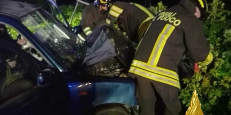 Porto Torres: incidente stradale in via dell’Industria, ferite due persone