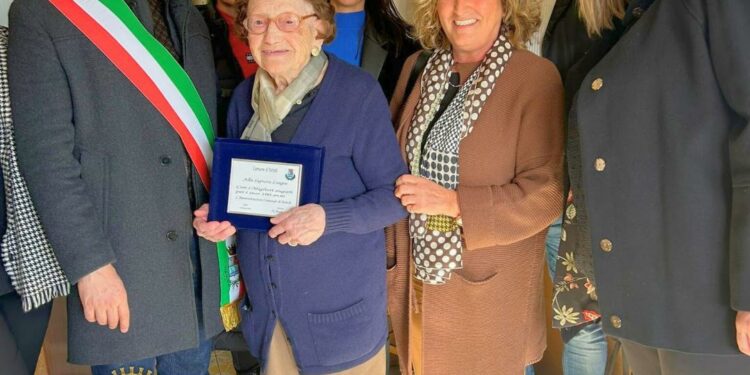Tortolì: zia Luigia Saccone compie 100 anni