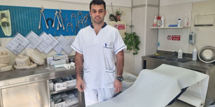 Interventi al femore per due pazienti di 105 e 103 anni al San Martino di Oristano. Le due operazioni, nella Struttura Complessa di Ortopedia, sono riuscite perfettamente