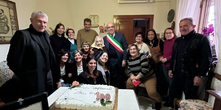 Oristano: i cent’anni di zia Eva Dessì