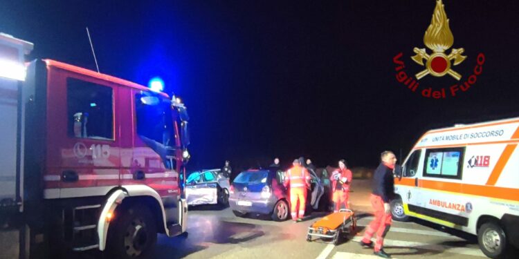 I vigili del fuoco di Cagliari sono intervenuti intorno alle 20.00 per un incidente stradale tra la via San Paolo e via Campo Scipione a Cagliar