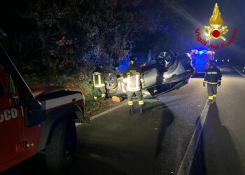 Incidente stradale sulla statale 128, una persona finisce in ospedale