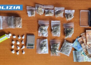 Detenevano sostanze stupefacenti in casa: a Cagliari padre e figlio arrestati dalla Polizia di Stato