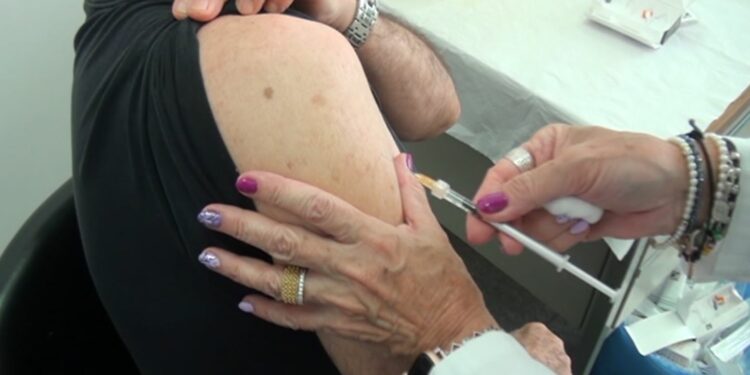 Asl 5: successo per la campagna vaccinale. Oltre 18mila i cittadini, che si sono immunizzati contro il virus dell’influenza