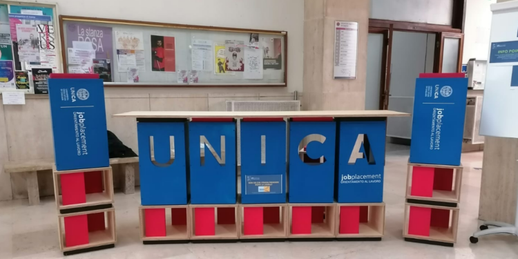 Università degli Studi di Cagliari: postazioni mobili del Job Placement in tour