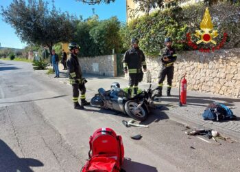 Alghero: incidente stradale in via Sant’Anna, sul posto i vigili del fuoco