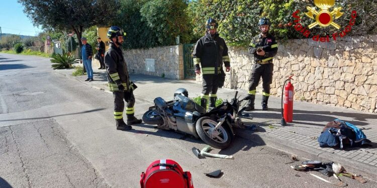 Alghero: incidente stradale in via Sant’Anna, sul posto i vigili del fuoco