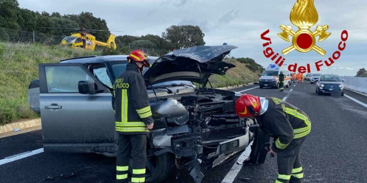 Olbia: incidente stradale sulla statale 729, un morto
