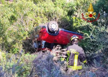 San Teodoro: incidente stradale sulla strada del rio Pitrisconi, lievemente contuse due ragazze