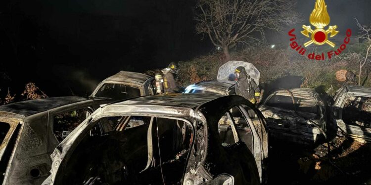 Lodine: incendio di 6 auto a “Gredarzu”