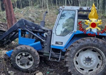 Nughedu San Nicolò: il trattore si ribalta, morto il conducente