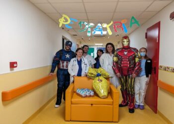 Una poltrona per le mamme donata alla Pediatria dell’ospedale San Martino