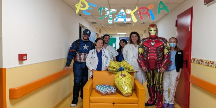 Una poltrona per le mamme donata alla Pediatria dell’ospedale San Martino