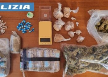 Cagliari. La Polizia di Stato scopre una centrale dello spaccio in un appartamento: due arresti