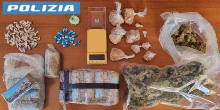 Cagliari. La Polizia di Stato scopre una centrale dello spaccio in un appartamento: due arresti