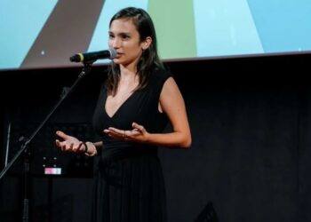 Dopo il tutto esaurito della prima serata, torna a Sassari il Torneo di Poetry Slam organizzato all’interno della rassegna Teatri in via d’estinzione