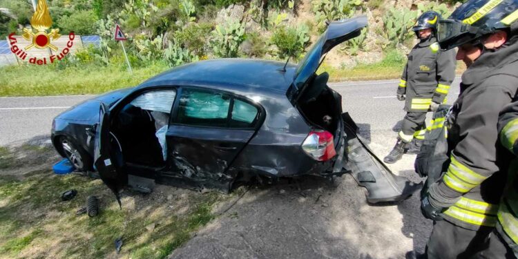 Olzai: incidente stradale fra due auto, una persona in ospedale