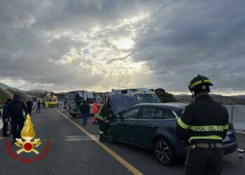 Berchidda: incidente stradale sulla Sassari-Olbia, sul posto i vigili del fuoco