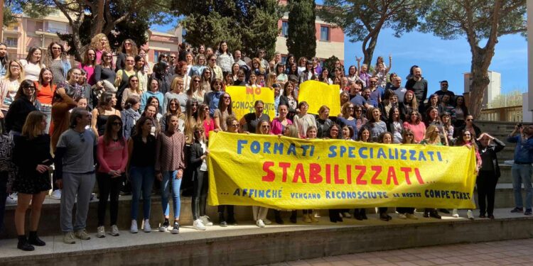 Assunzioni da graduatorie prima fascia di sostegno: a Sassari il flash mob dell’VIII ciclo del corso per le attività di sostegno