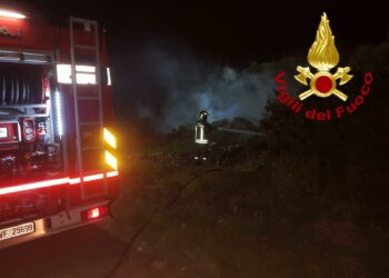 Loiri Porto San Paolo: a fuoco un pick up, intervengono i vigili del fuoco
