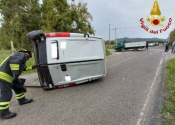 Alghero: incidente stradale sulla provinciale 117, due persone in ospedale