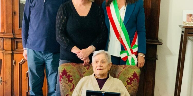 Oristano: il secolo di vita di zia Esterina Caterina Contini