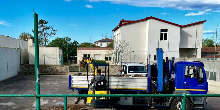A Sorso sono iniziati  i lavori di riqualificazione dei campetti esterni della succursale ex Cress di via Porto Torres
