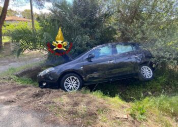Alghero: incidente stradale tra due auto, intervengono i vigili del fuoco