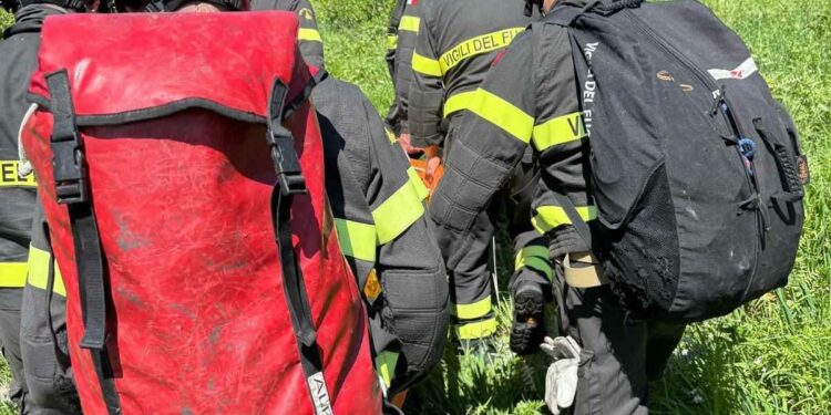 Bosa: rimane bloccata dopo una caduta accidentale, la salvano i vigili del fuoco