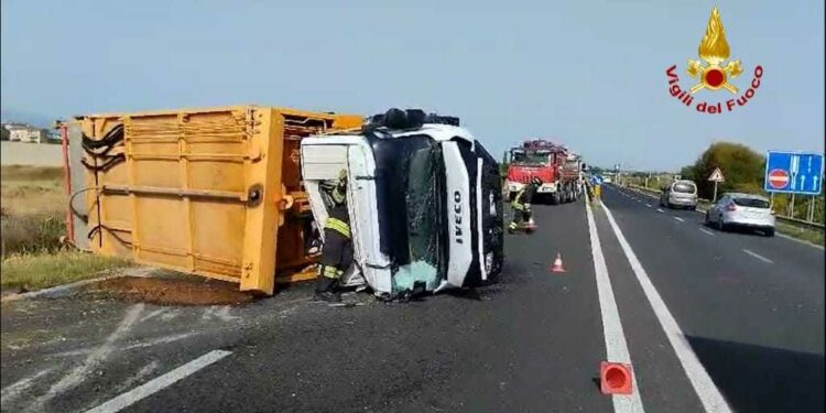 Selargius: scontro frontale sulla statale 554, due persone ricoverate in codice rosso